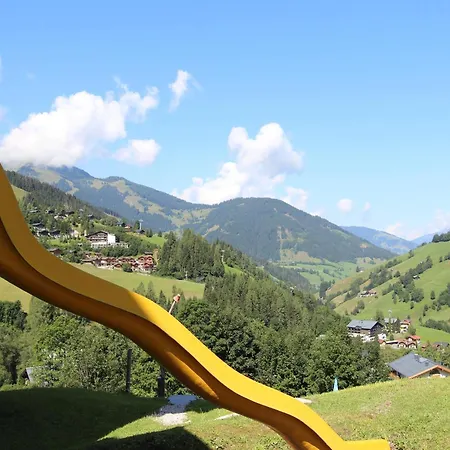 Cozy Near The Slope